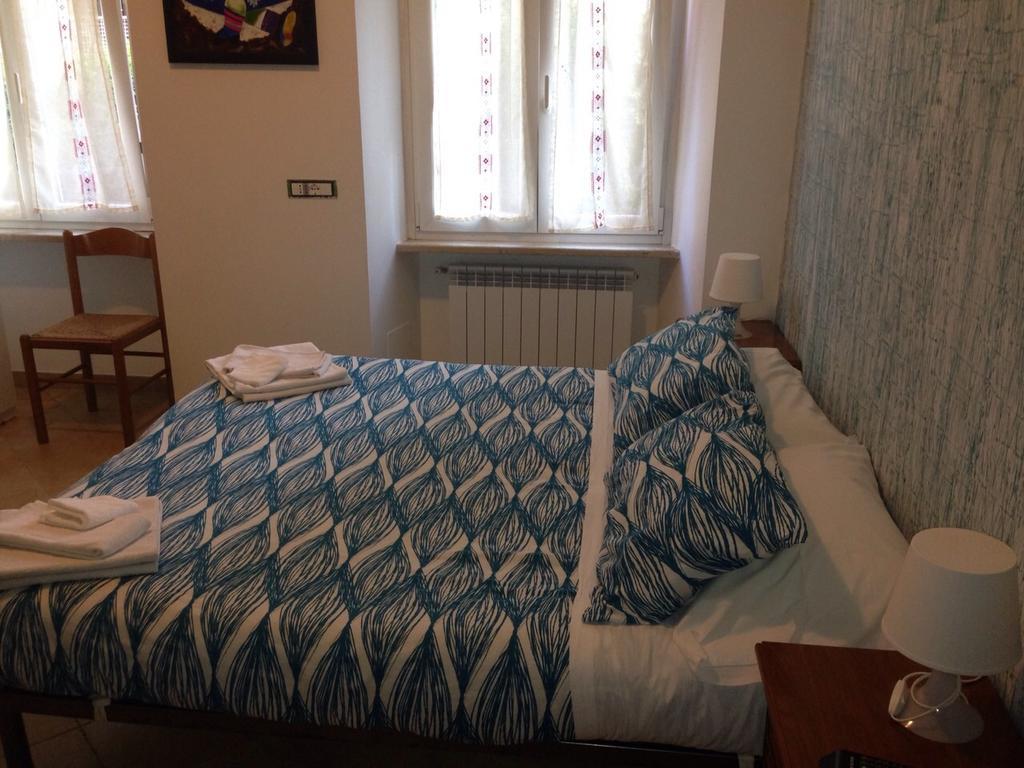 B & B Leonard Acqui Roma Habitación foto