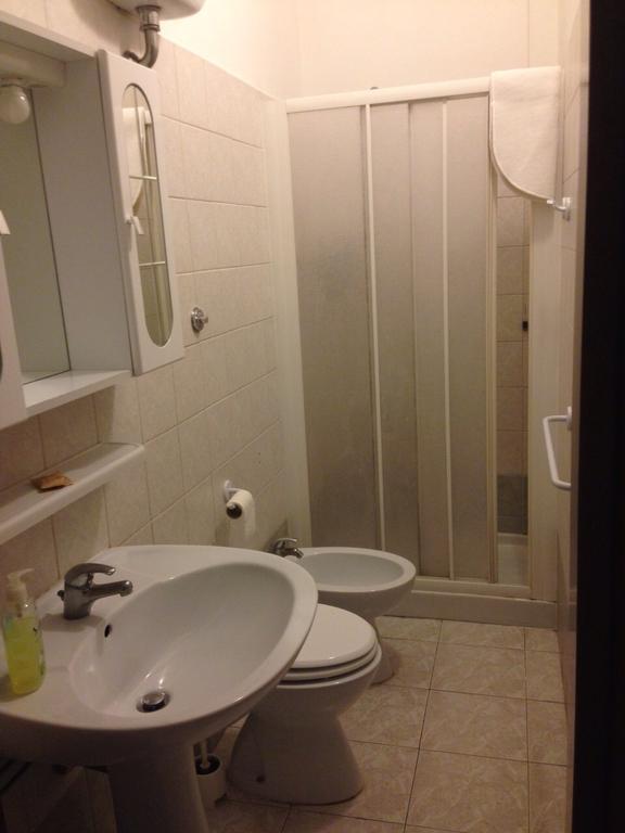B & B Leonard Acqui Roma Habitación foto
